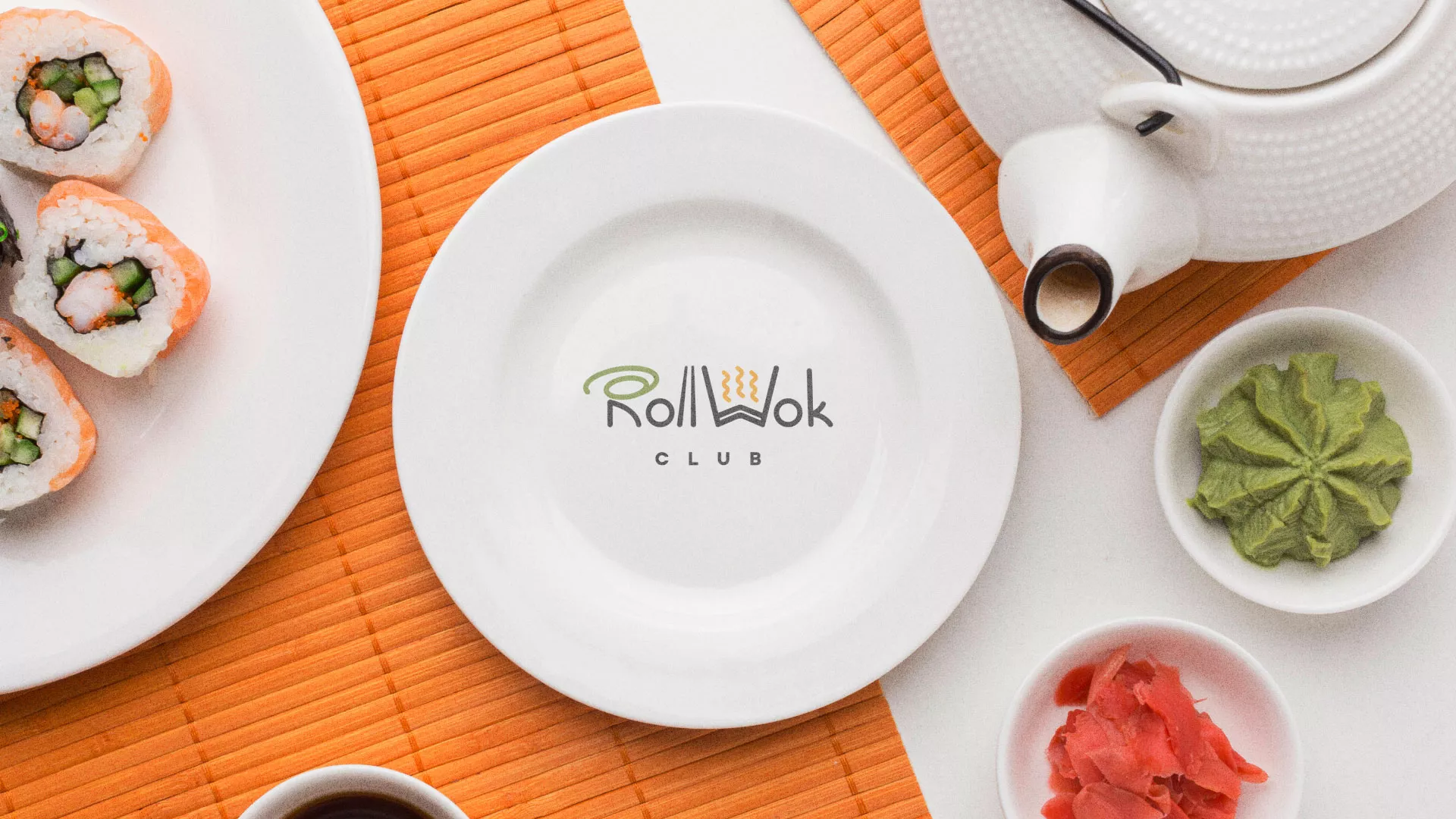 Разработка логотипа и фирменного стиля суши-бара «Roll Wok Club» в Артёмовске